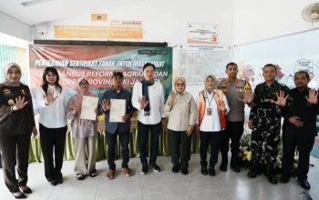 22 Warga Tambora Terima Sertifikat PTSL, Pemkot Jakbar dan DPRD DKI Kawal Percepatan Legalisasi Tanah
